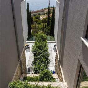 Luxury 5-Bedroom Villa with Sea-Views and Infinity Pool near Dubrovnik – Sleeps 10